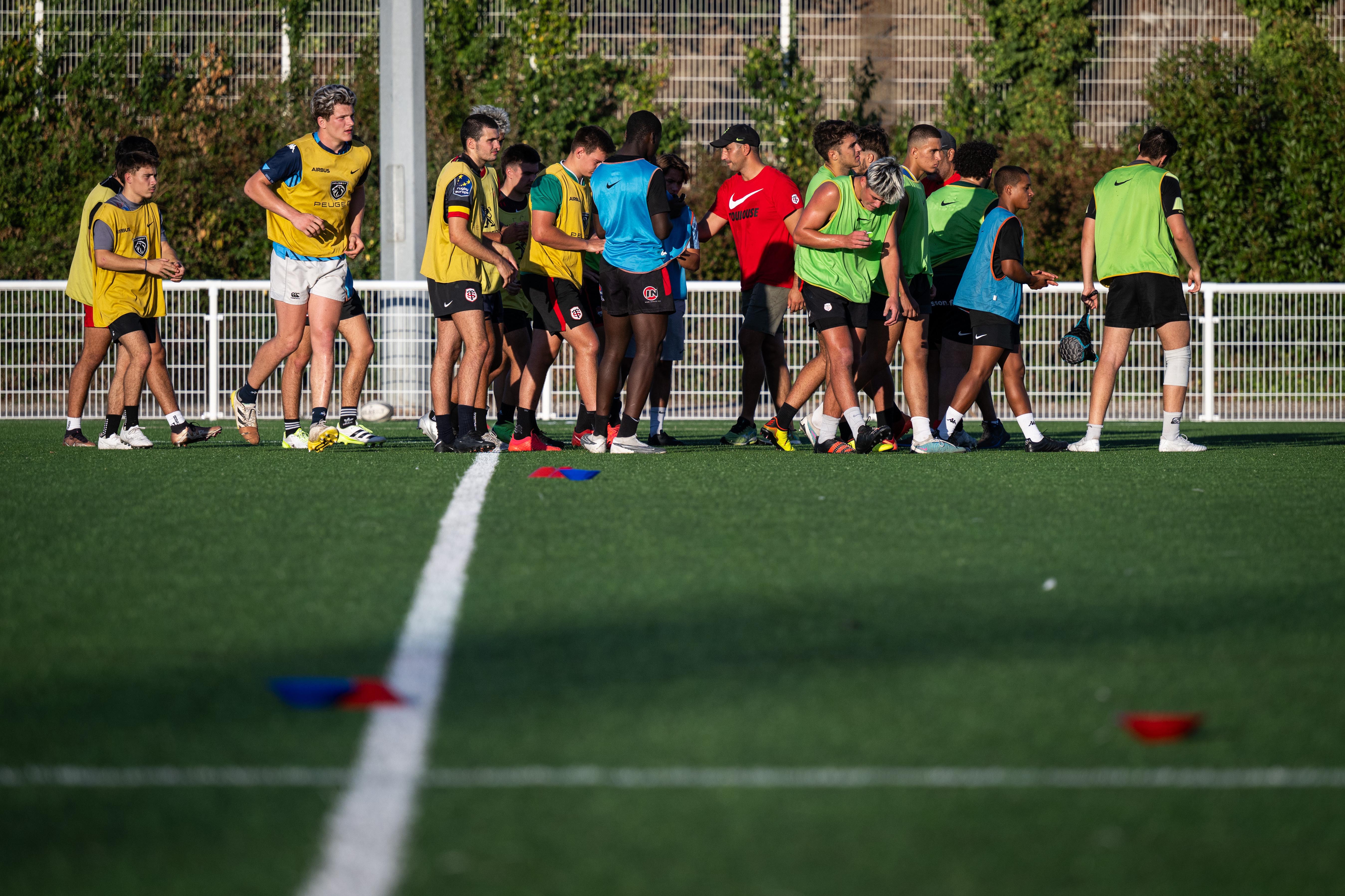Saison 2024-25 : 825 jeunes joueurs formés par les 30 clubs de rugby professionnels