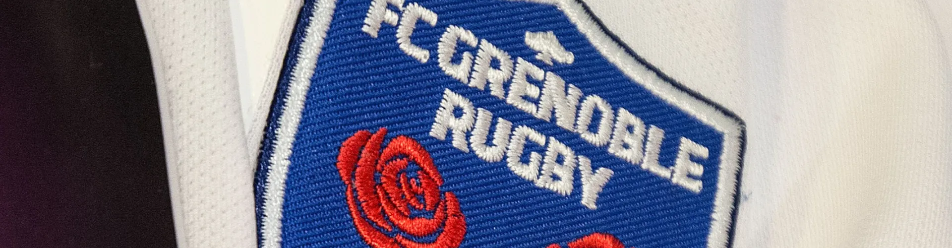 Histoire de blason : FC Grenoble Rugby, trois roses symboliques