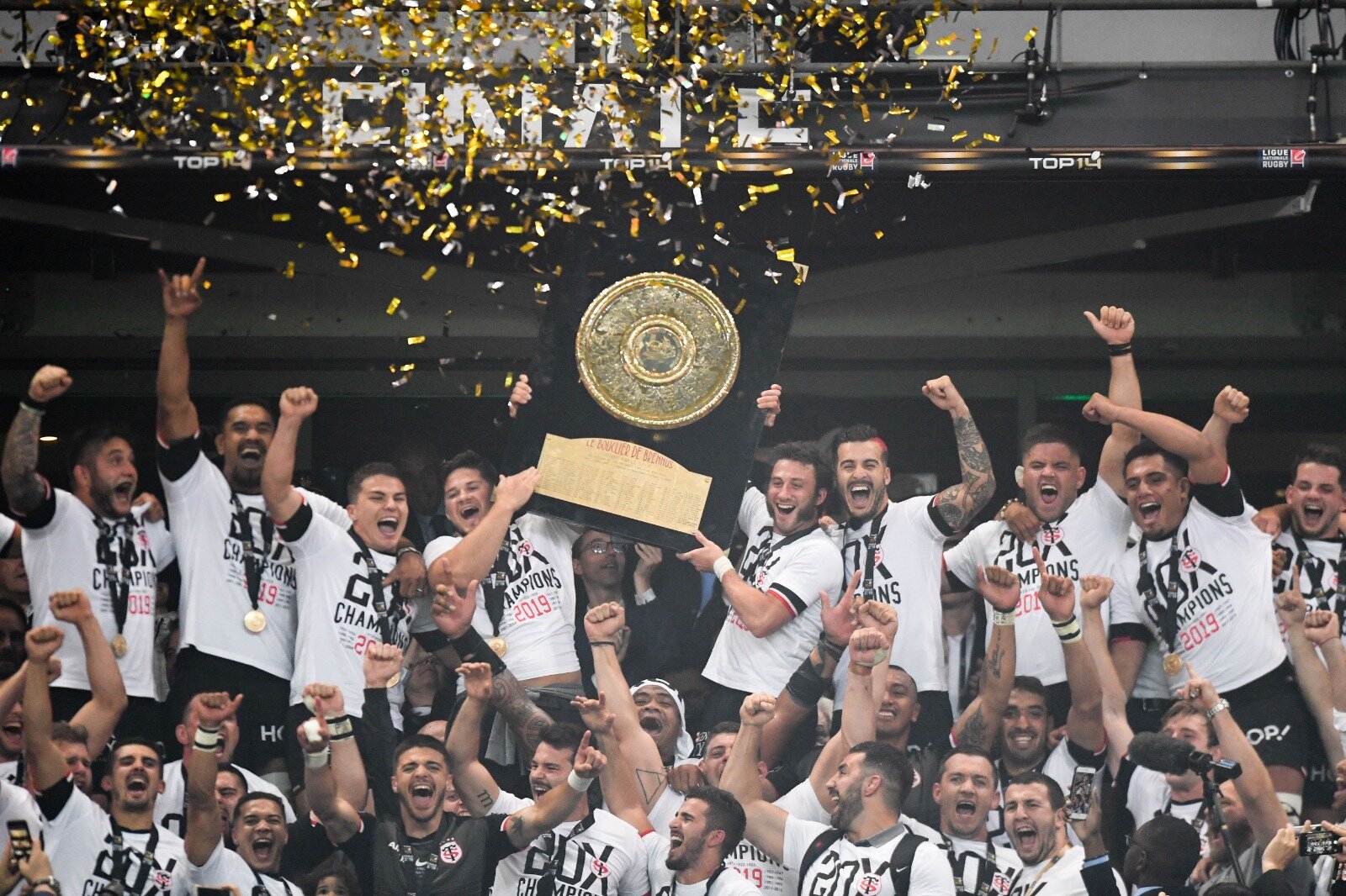FINALE TOP 14 | Toulouse s'impose 24-18 contre Clermont et remporte son 20e Bouclier de Brennus !