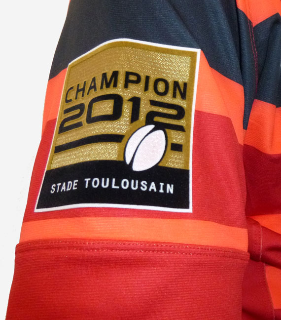 TOP 14: le logo "Champion de France 2012" sur le maillot du Stade Toulousain